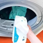 Por qué tantos meten toallitas húmedas en la lavadora: qué pasaría con la ropa