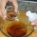 Mezcle café y acetona, razón por la cual las señoras de la limpieza suelen hacerlo