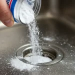 Baking soda in the drain, the solution to many kitchen problems