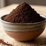 Don’t throw away coffee grounds: leave them in the fridge overnight. They’ll save you.