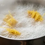 Don’t throw away pasta water, use it for your plants: the benefits