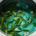 Laurel in the washing machine, the miracle ingredient for your colored clothes